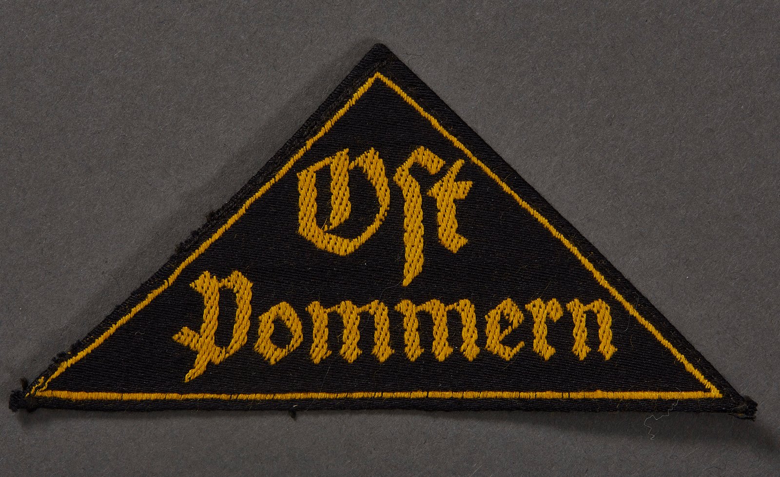 HJ Ost Pommern District Sleeve Triangle #16124 