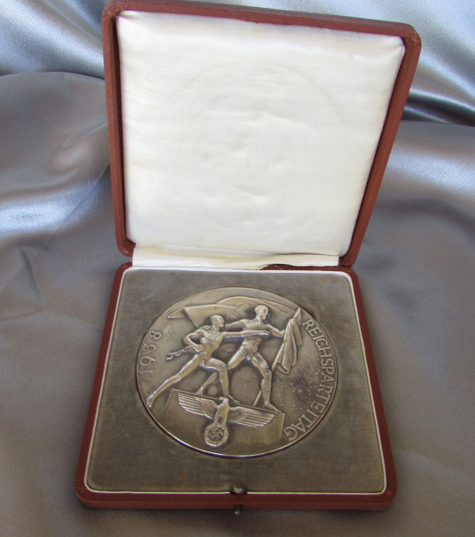 1938 Reichsparteitag Table Medallion #14782 